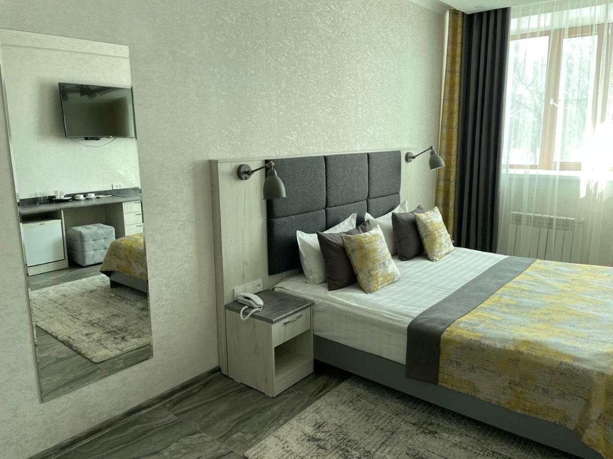 Altyn Adam Hotel Petropavlovsk Bagian luar foto