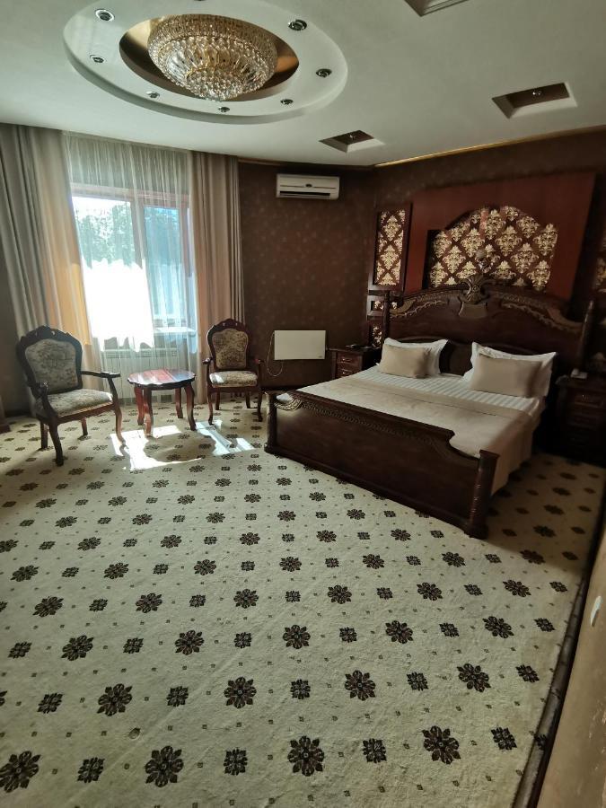 Altyn Adam Hotel Petropavlovsk Bagian luar foto
