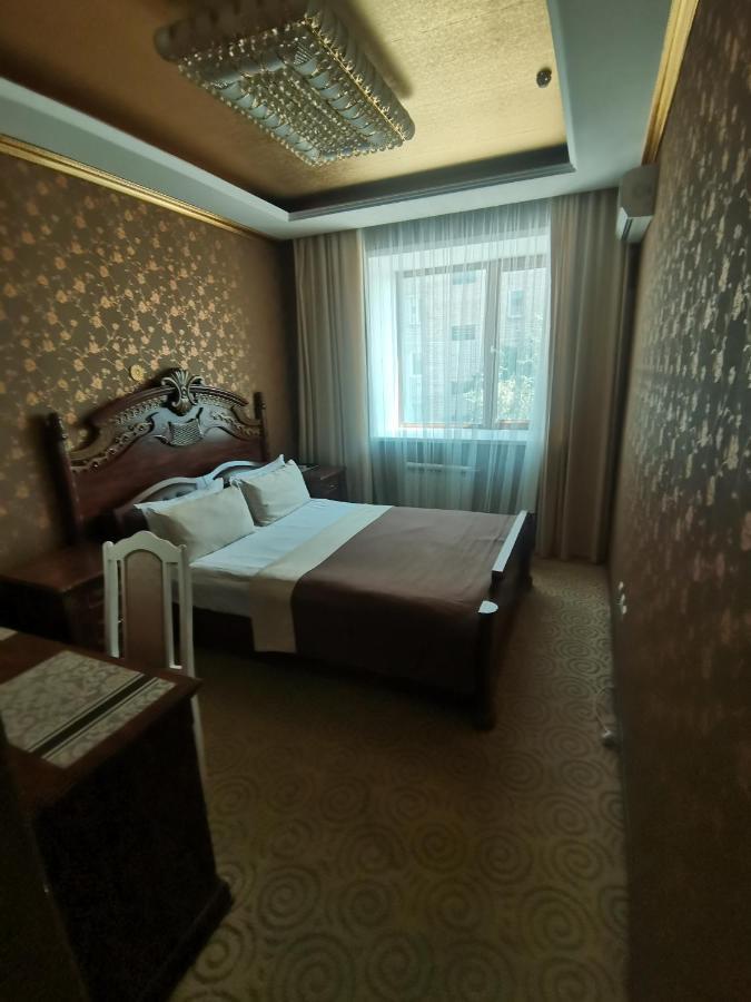 Altyn Adam Hotel Petropavlovsk Bagian luar foto