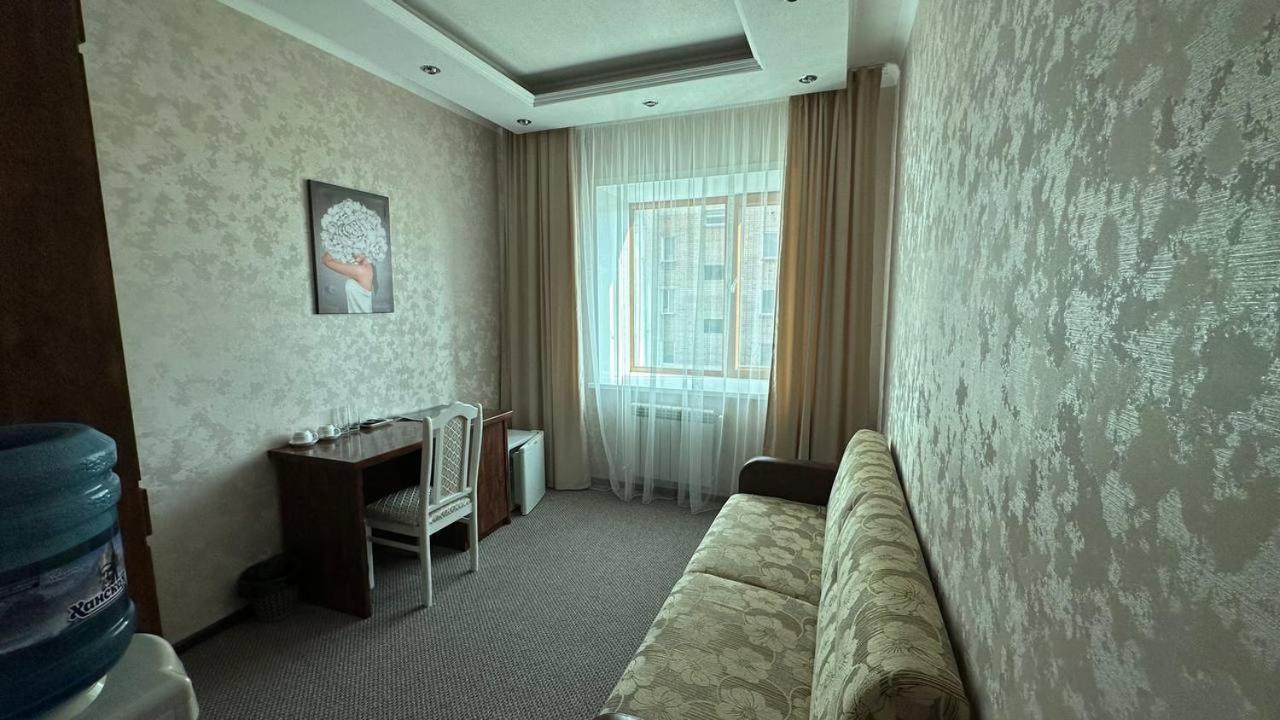 Altyn Adam Hotel Petropavlovsk Bagian luar foto