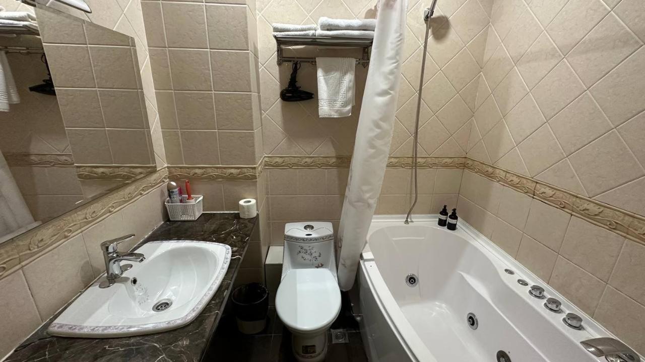 Altyn Adam Hotel Petropavlovsk Bagian luar foto