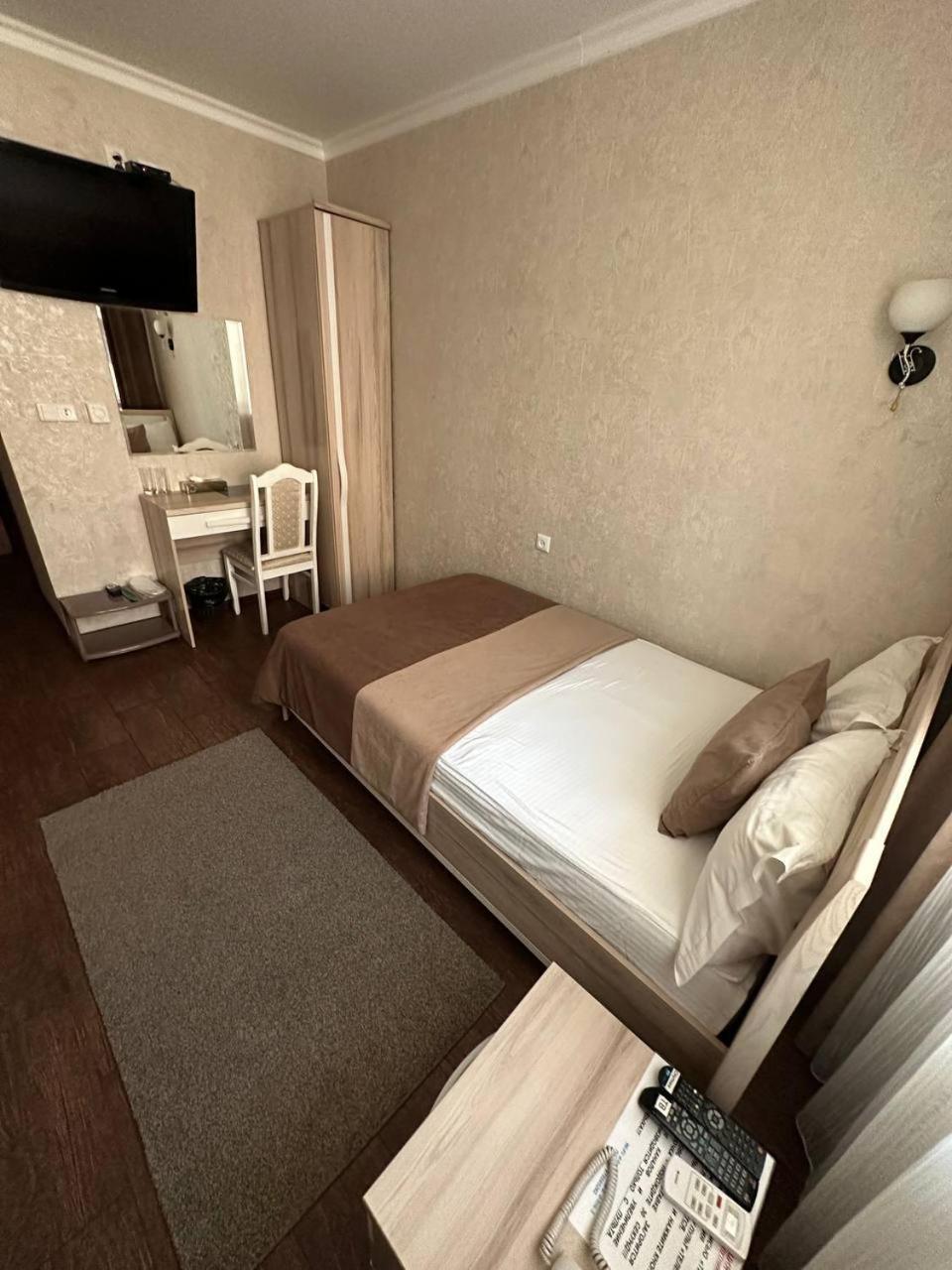 Altyn Adam Hotel Petropavlovsk Bagian luar foto