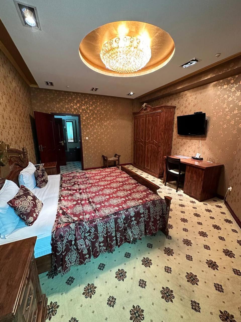 Altyn Adam Hotel Petropavlovsk Bagian luar foto