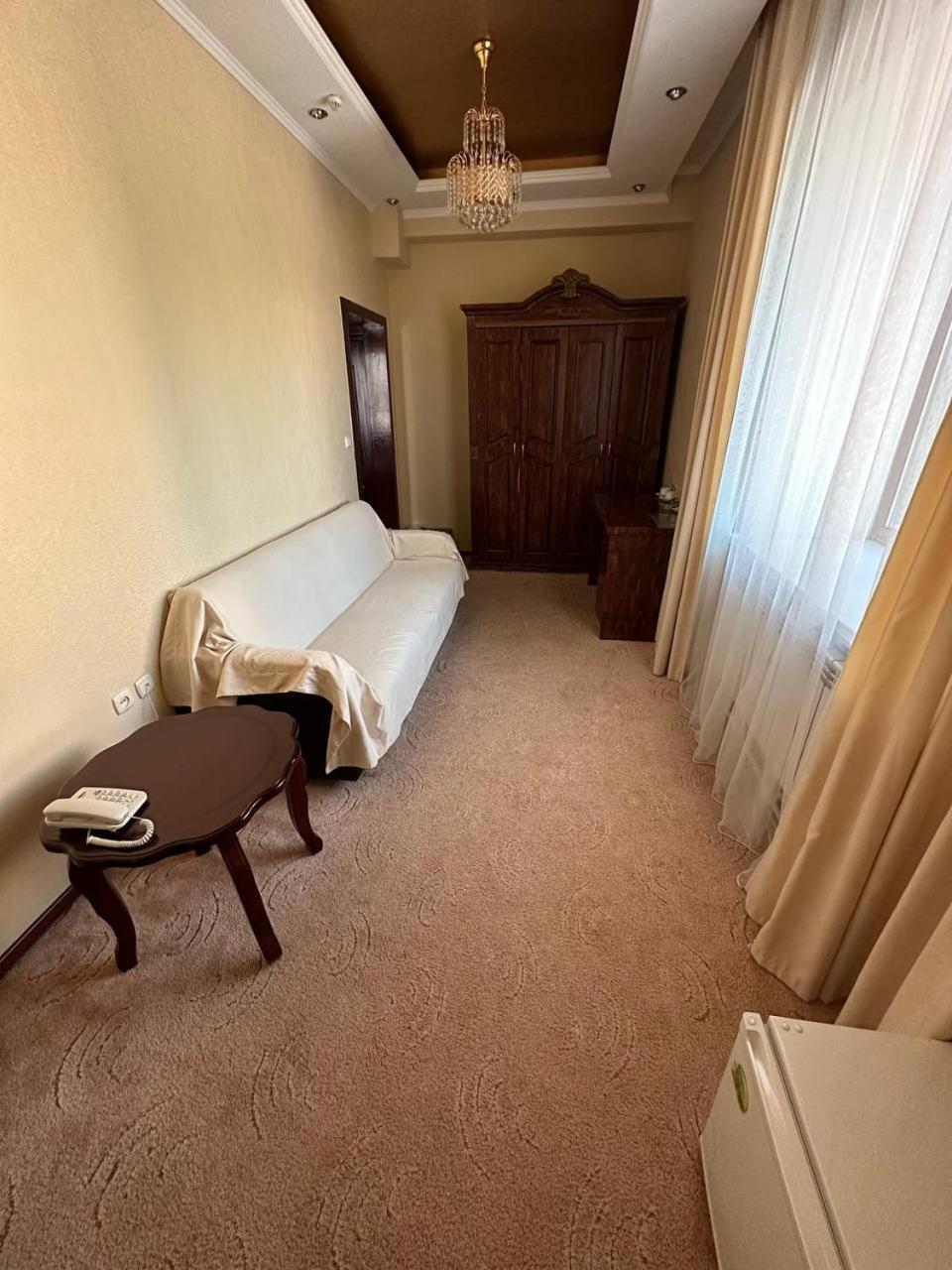 Altyn Adam Hotel Petropavlovsk Bagian luar foto