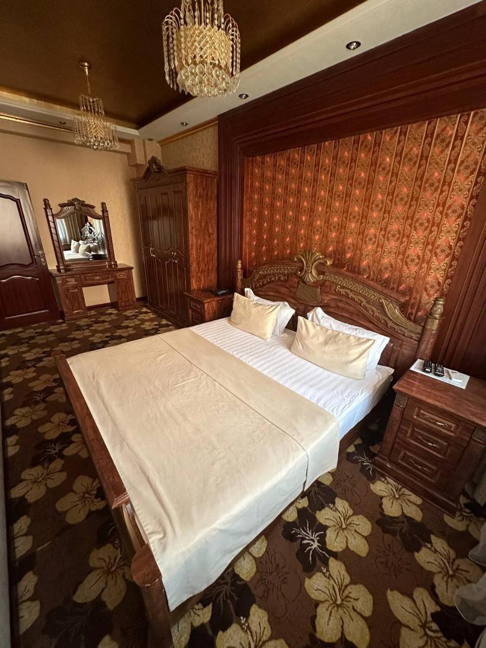 Altyn Adam Hotel Petropavlovsk Bagian luar foto
