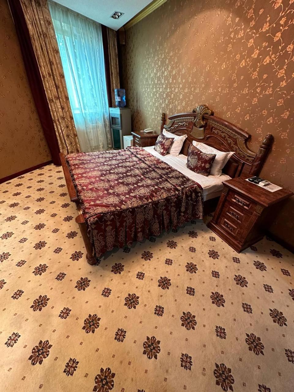 Altyn Adam Hotel Petropavlovsk Bagian luar foto