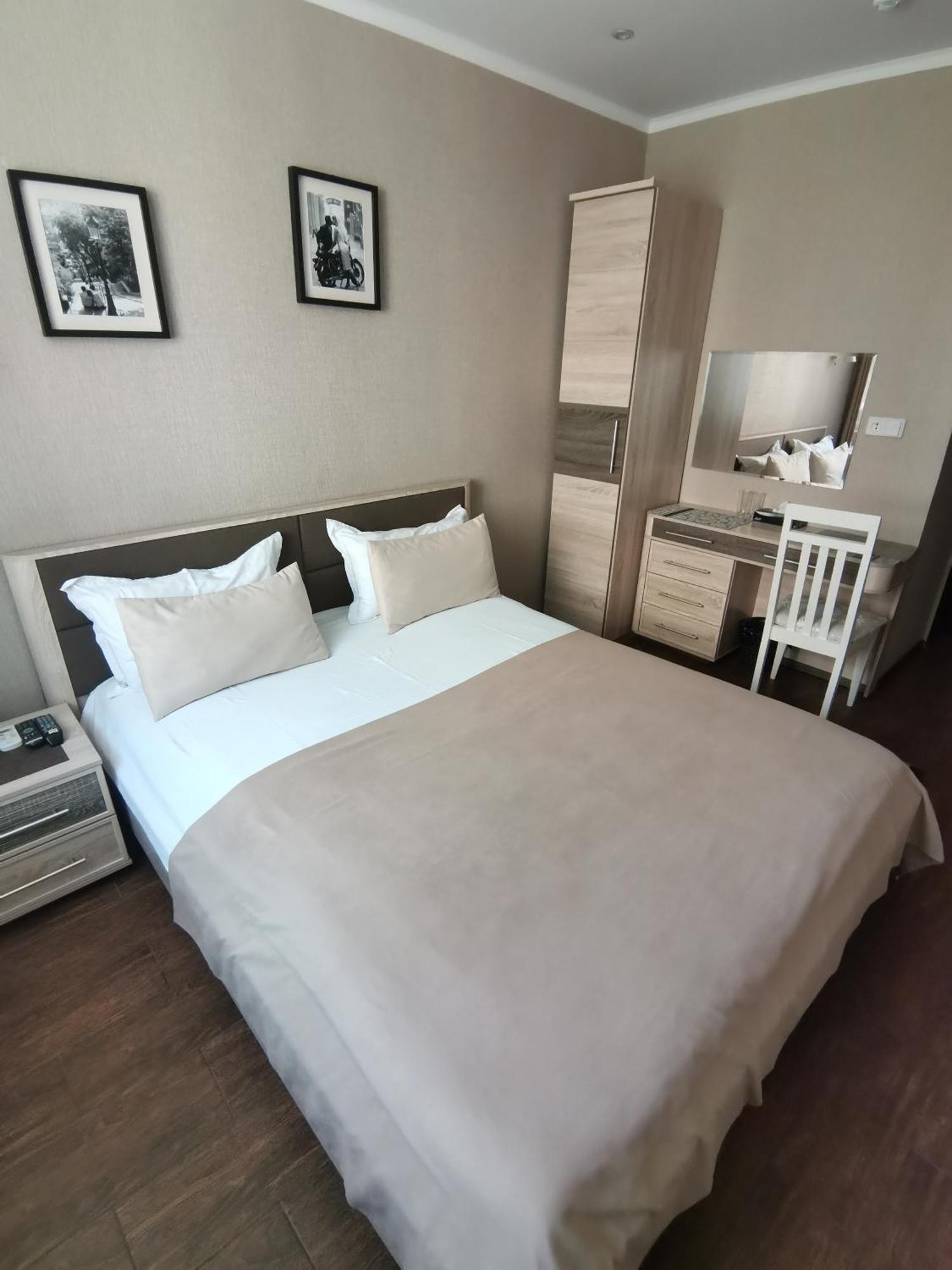 Altyn Adam Hotel Petropavlovsk Bagian luar foto