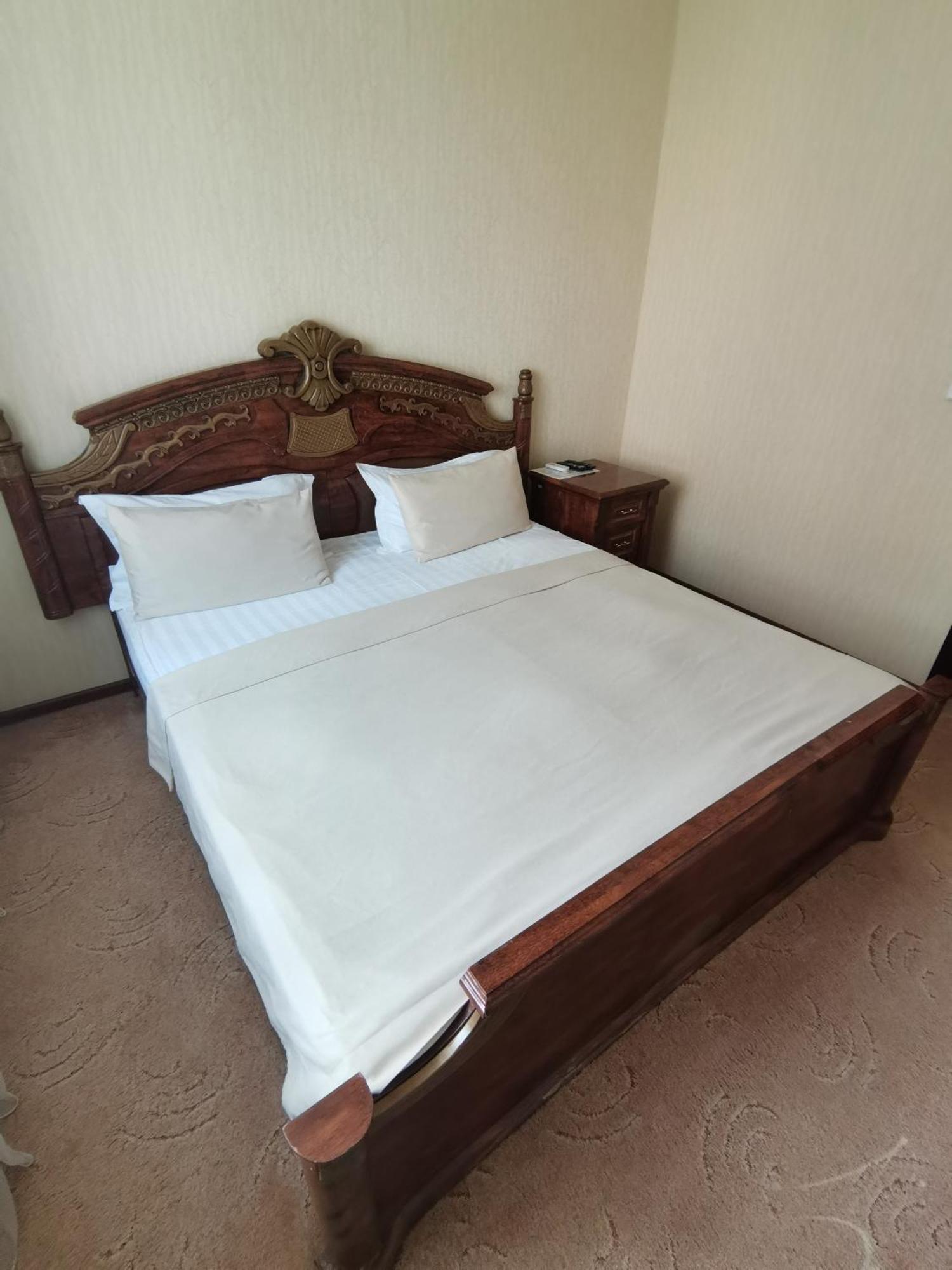 Altyn Adam Hotel Petropavlovsk Bagian luar foto