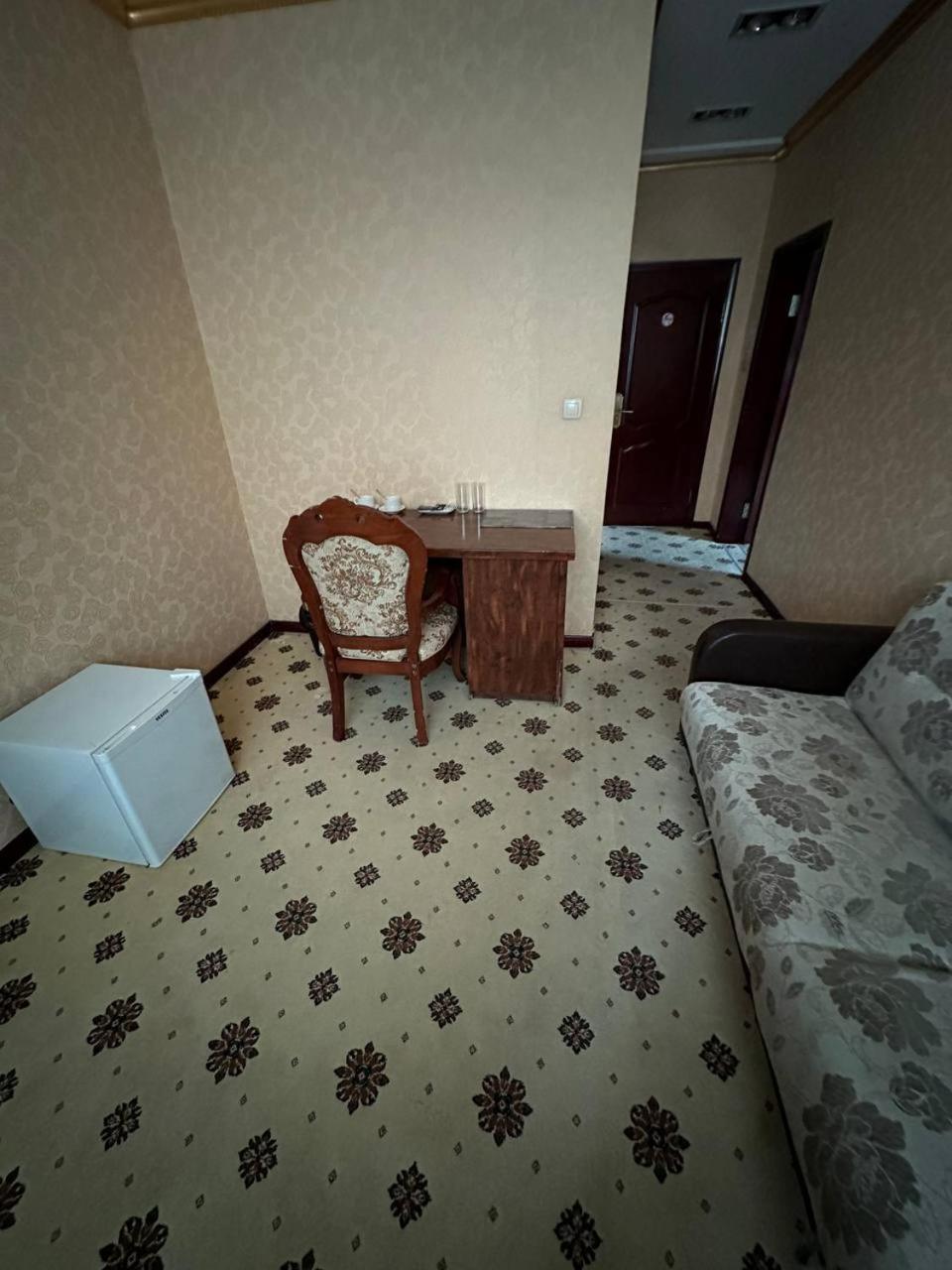 Altyn Adam Hotel Petropavlovsk Bagian luar foto