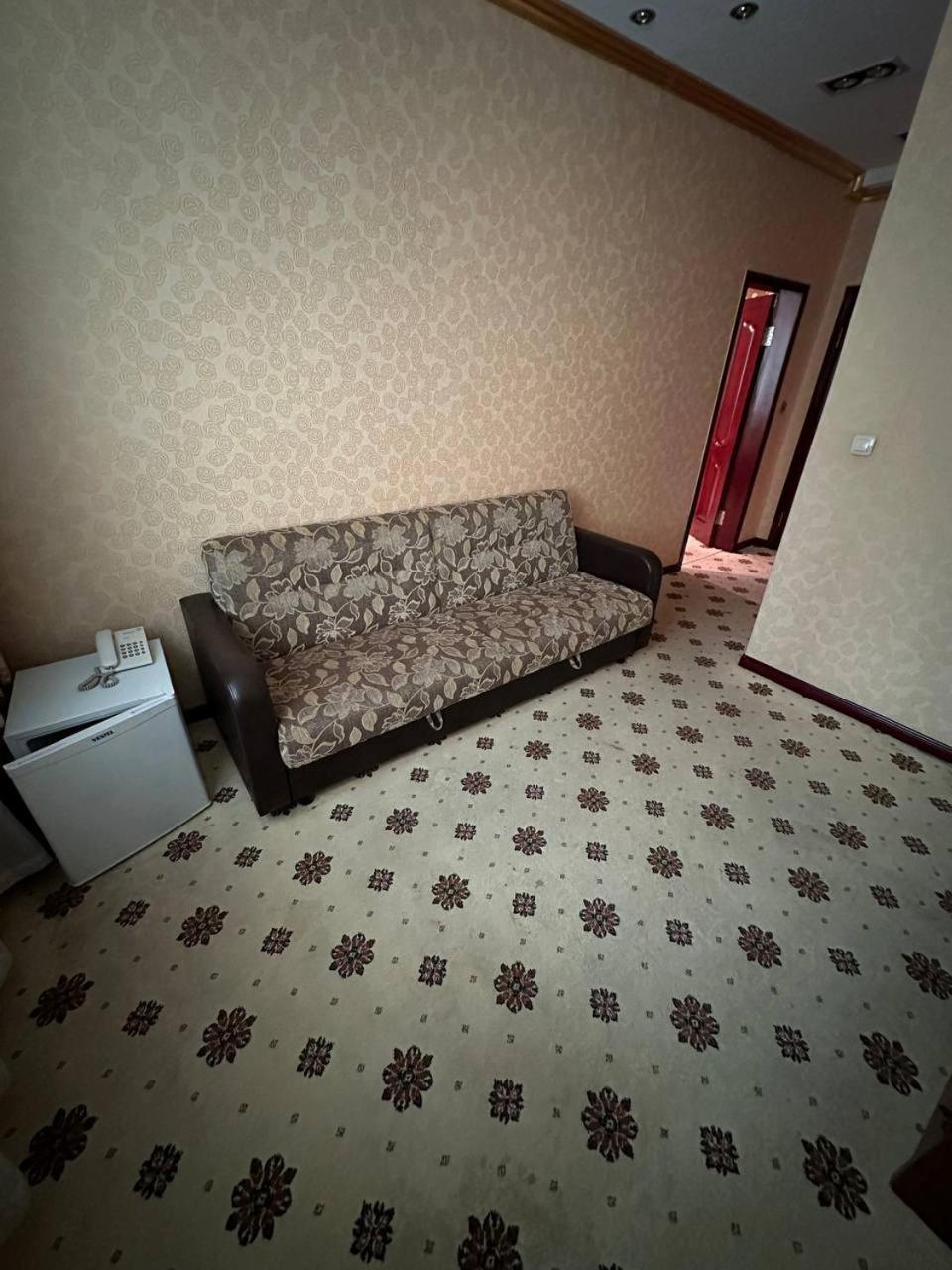 Altyn Adam Hotel Petropavlovsk Bagian luar foto